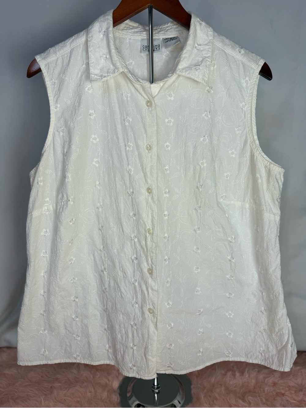 Carolina Colors -100% Cotton Embroidered Sleeveless Button-Up White Top- 18